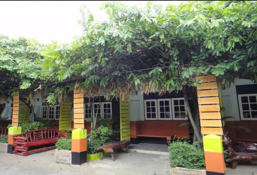 Hotel Baan Varitsara 14