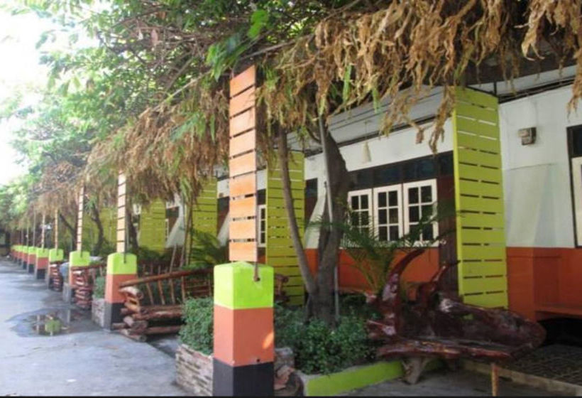 Hotel Baan Varitsara 15