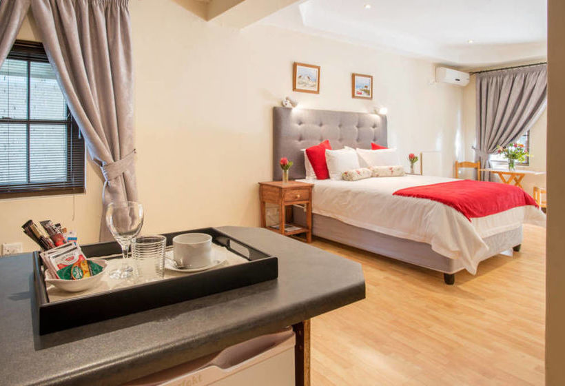 Pension Kloof Nek Suites 3