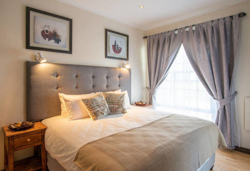 Pension Kloof Nek Suites 4