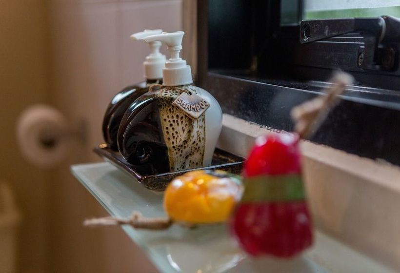 Hotel Anurak Community Lodge 12