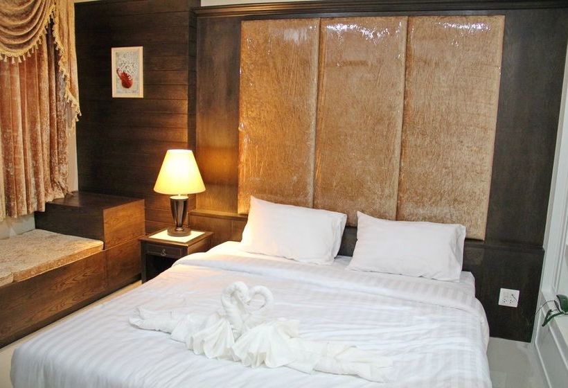 Hotel Golden Pool 10