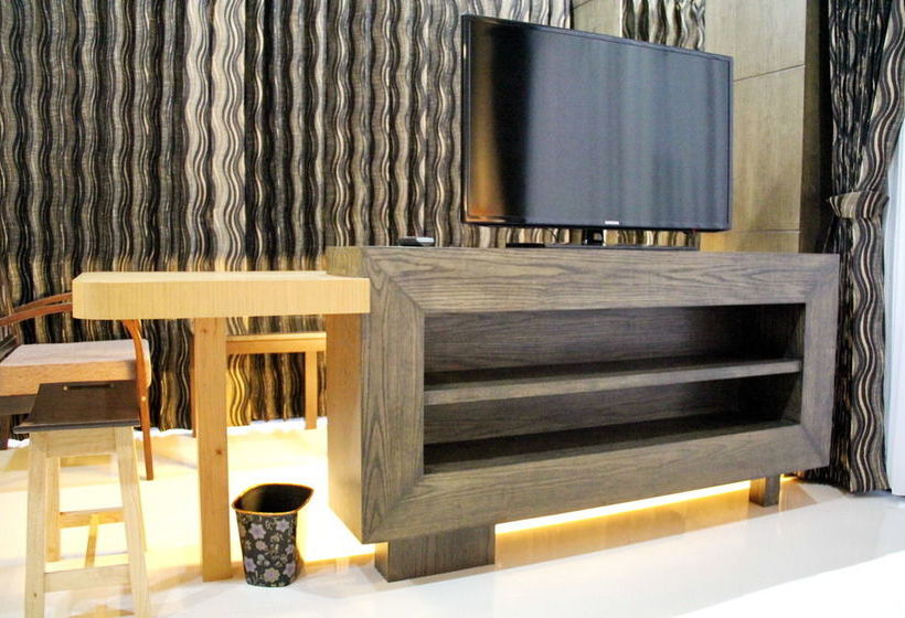 Hotel Golden Pool 18