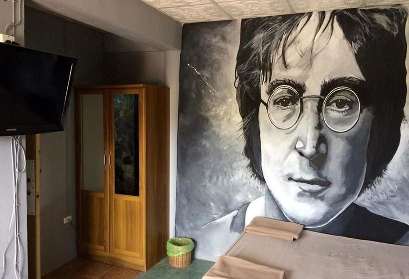 Hostel Lazy House Shenanigans 15