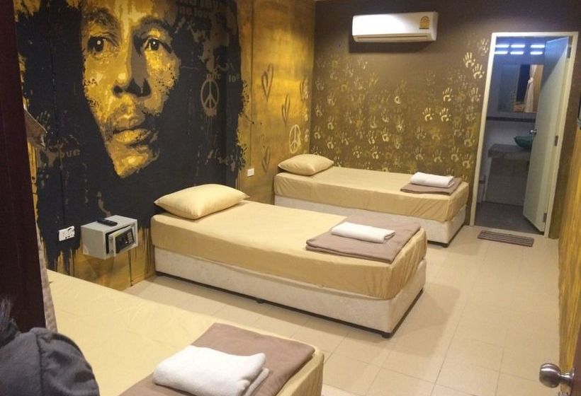 Hostel Lazy House Shenanigans 17