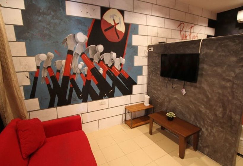 Hostel Lazy House Shenanigans 20