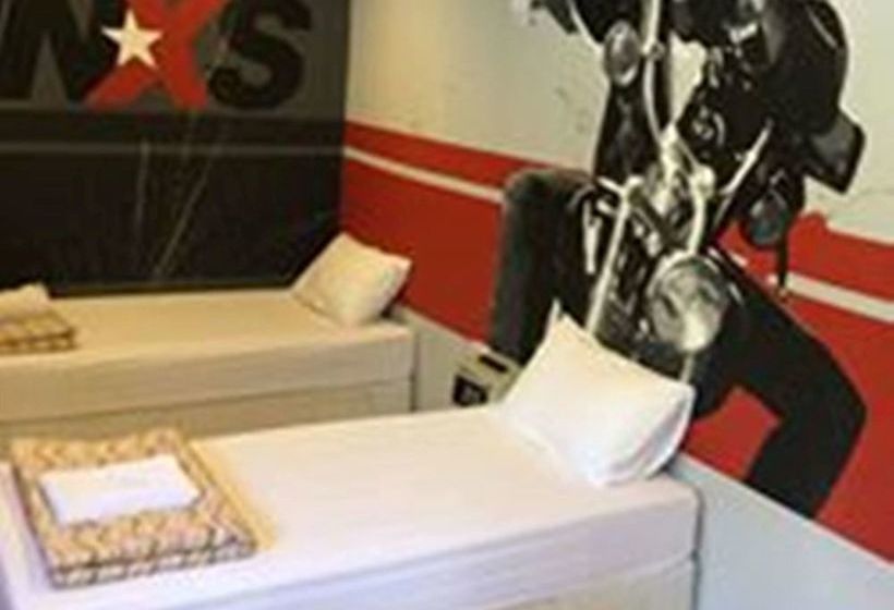 Hostel Lazy House Shenanigans 4