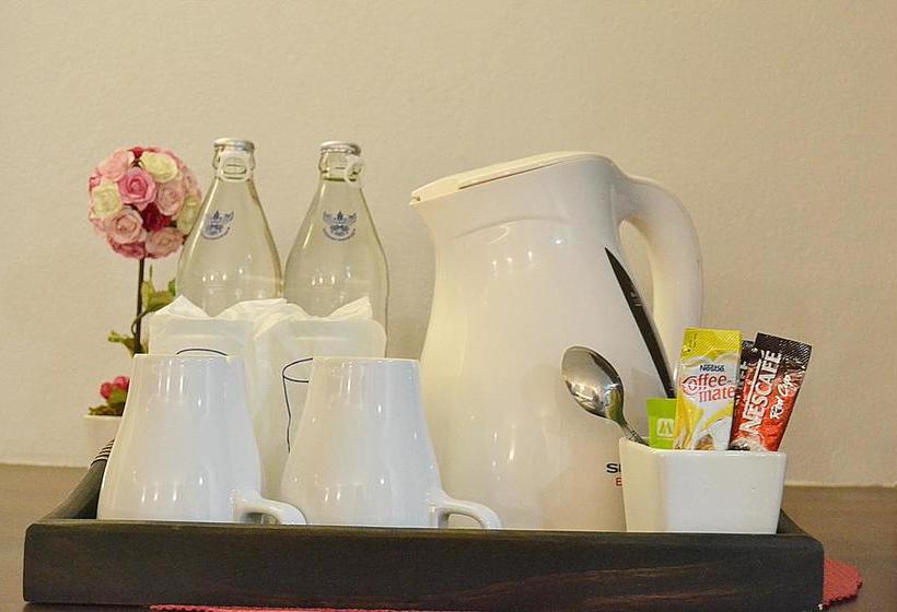 Hotel The Convenience 5