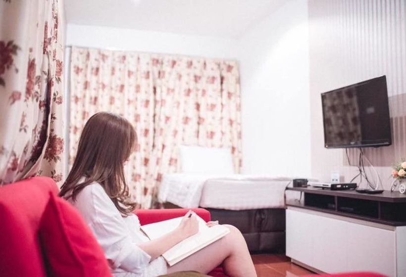 Hotel Crystal Box 12