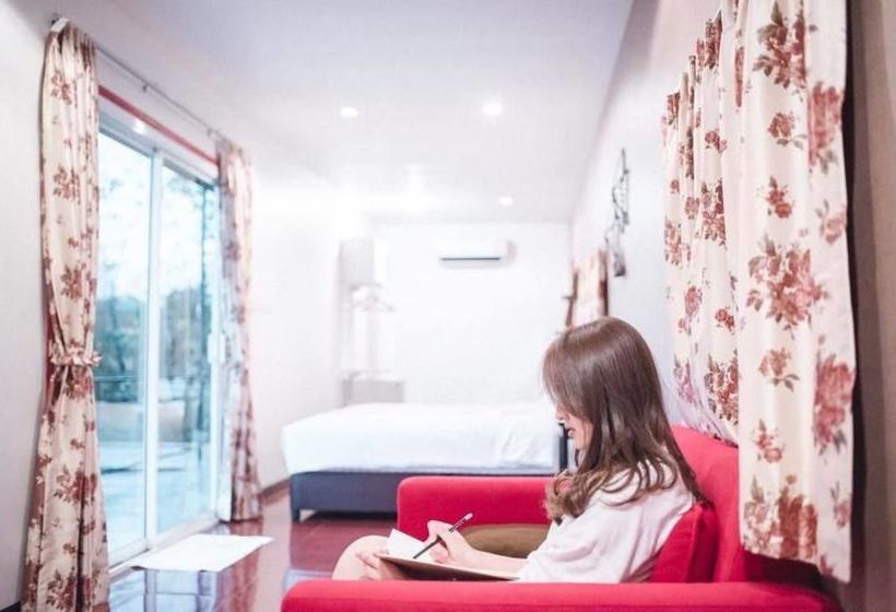 Hotel Crystal Box 13