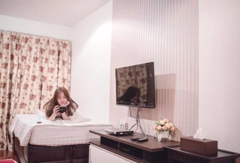 Hotel Crystal Box 15