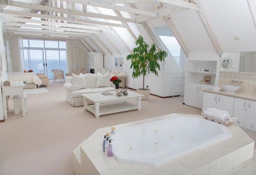 Pensión Whales Way Ocean Retreat