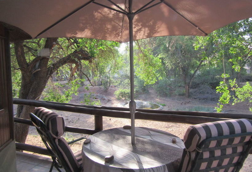 Hotel Baluleni Safari Lodge 11