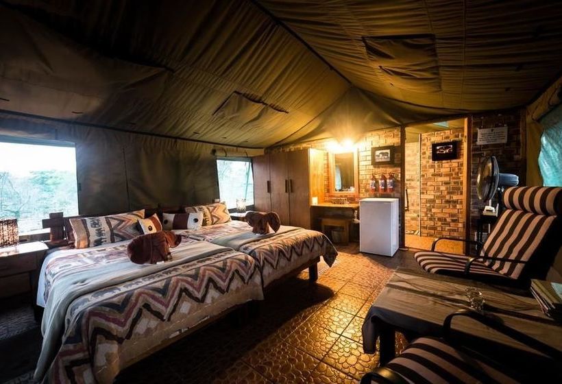 Hotel Baluleni Safari Lodge 8