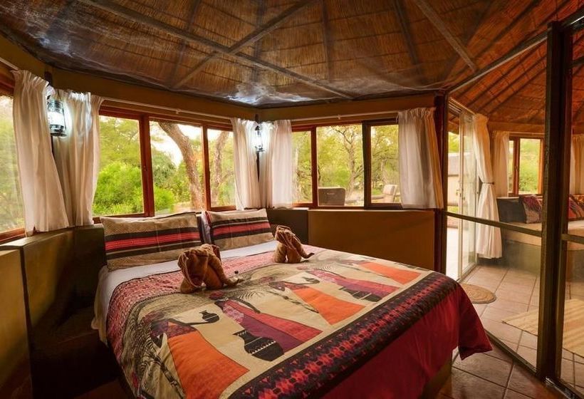 Hotel Baluleni Safari Lodge 9