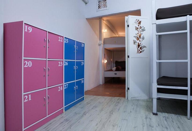 Hello Backpacker Samui Hostel 8