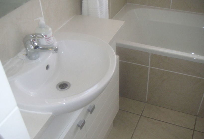 Waterside Living Estates 4