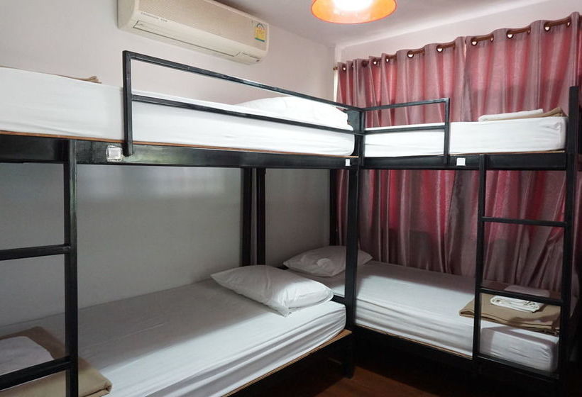 Baan Park Raak Backpacker Hostel 11