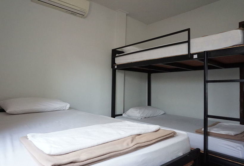 Baan Park Raak Backpacker Hostel 13