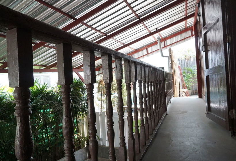 Baan Park Raak Backpacker Hostel 17