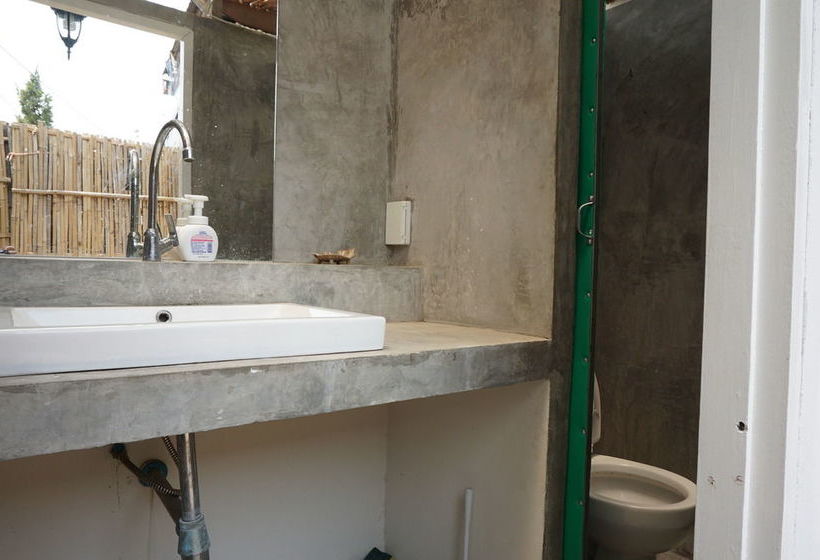 Baan Park Raak Backpacker Hostel 18