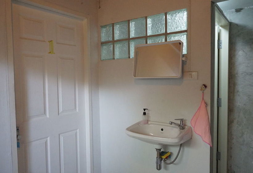 Baan Park Raak Backpacker Hostel 19