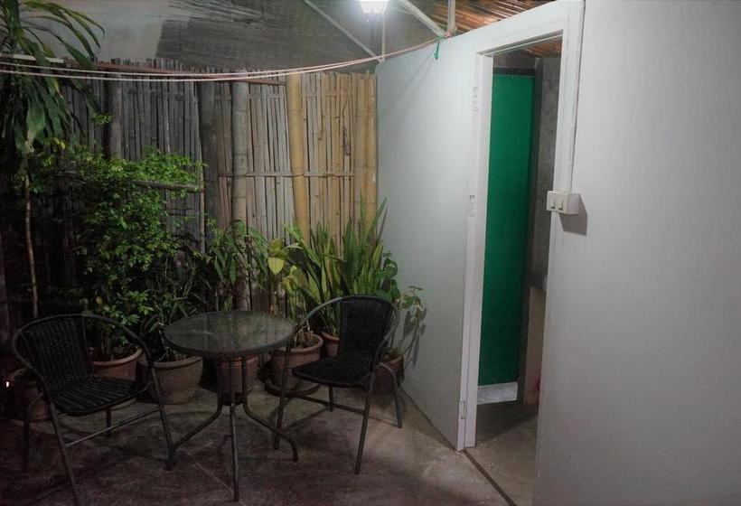 Baan Park Raak Backpacker Hostel 4