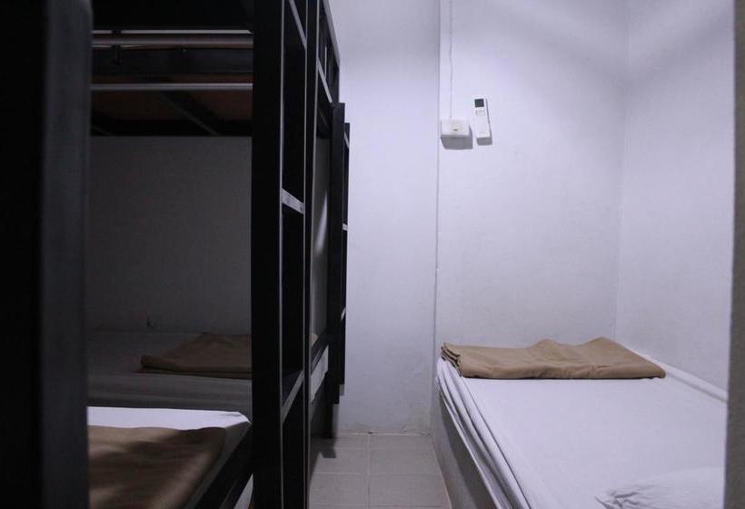 Baan Park Raak Backpacker Hostel 7