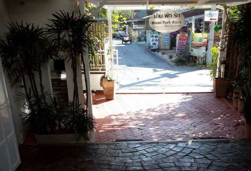 Baan Park Raak Backpacker Hostel 8