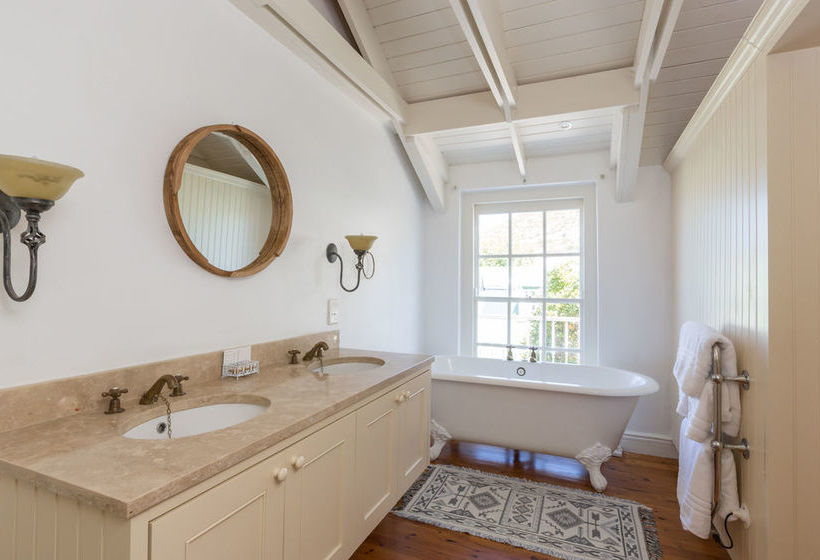 The Majestic Apartment 14