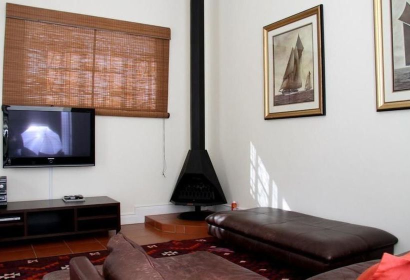 5 Camp Street Guesthouse & Self-catering 18