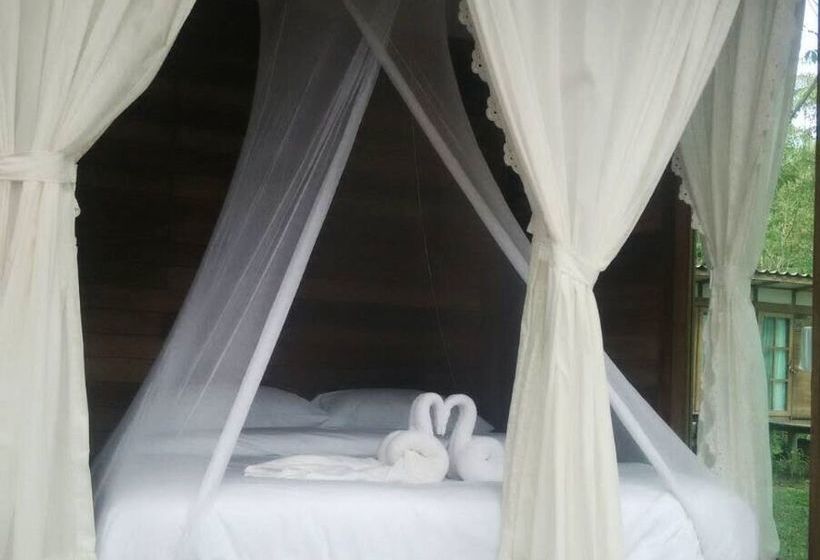 Hotel Jungle Koh Kood Resort 12