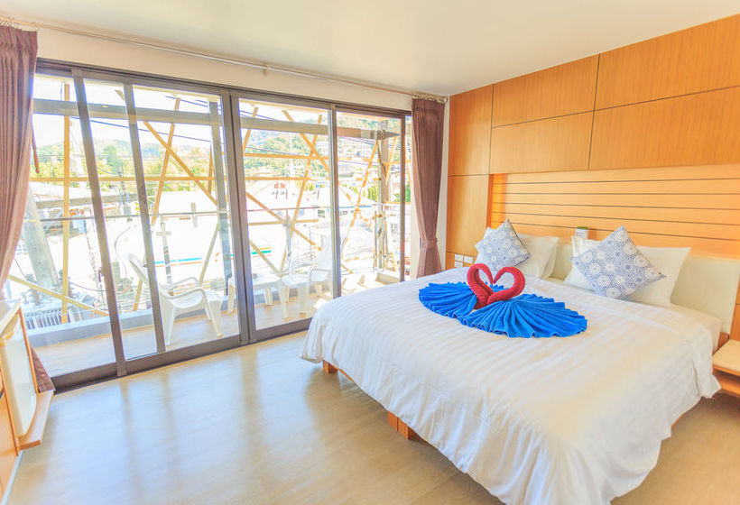 Hotel Room Actually 8