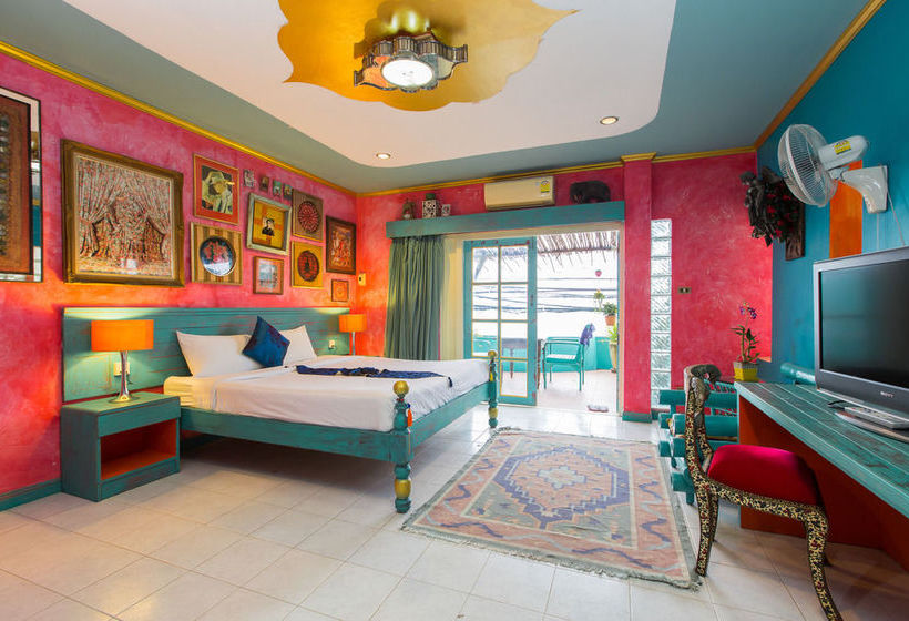 Barefoot Hotel Kalim Beach Front