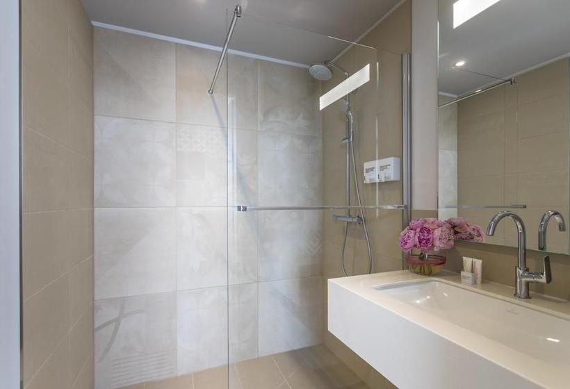 Capri by Fraser Berlin 3