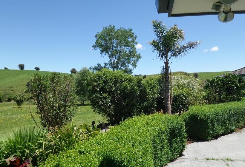 Dhomestay Bed And Breakfast 10