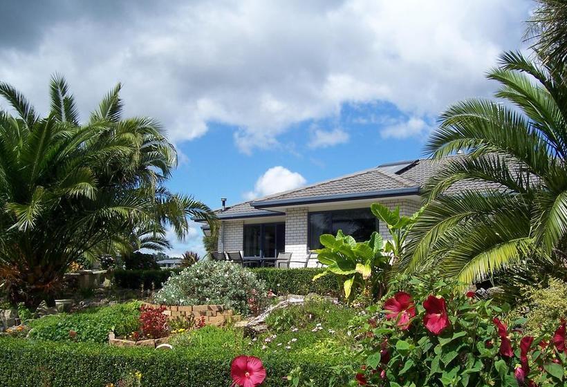 Dhomestay Bed And Breakfast 3