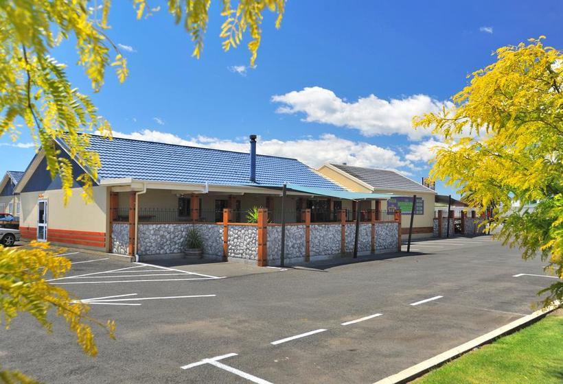 Woodbourne Tavern & Motel 10