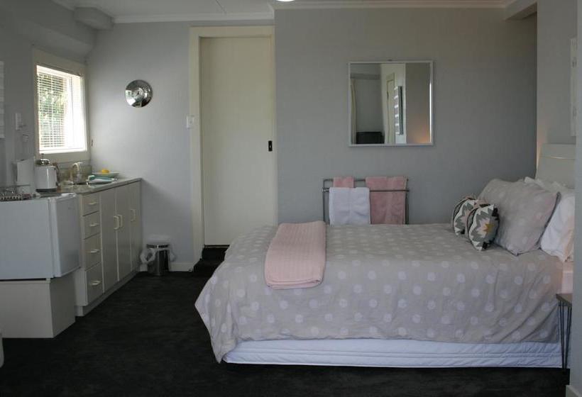 Eleanor Gorrie B & B Nelson South Island