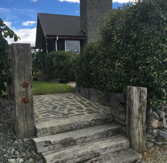 Cromwell Bed And Breakfast 15