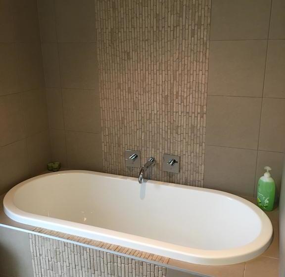 Cromwell Bed And Breakfast 20