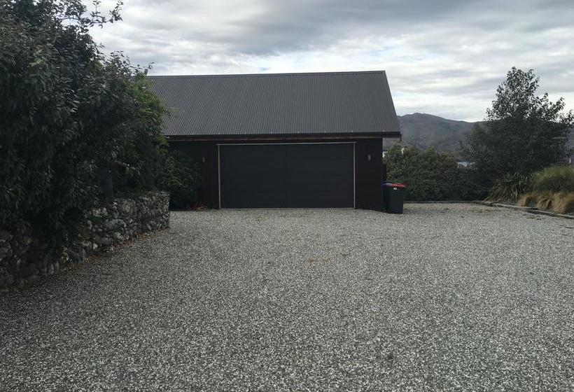 Cromwell Bed And Breakfast 9