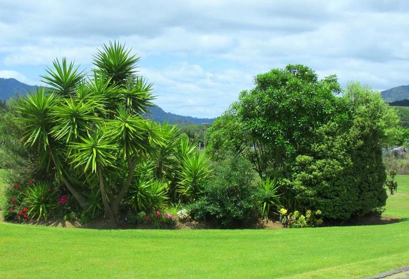 Mangrove Manor Bed & Breakfast 10