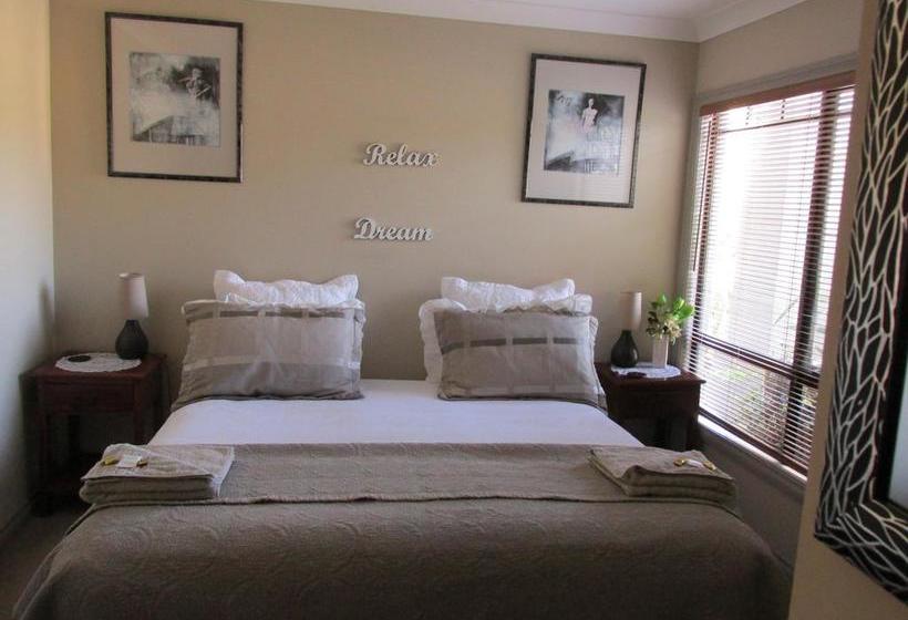 Mangrove Manor Bed & Breakfast 12