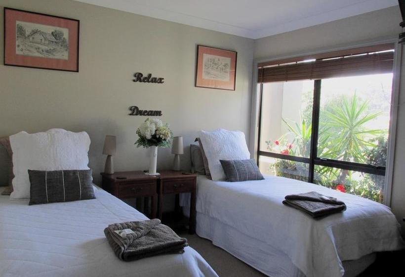 Mangrove Manor Bed & Breakfast 14