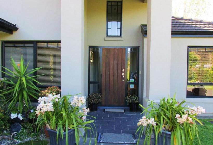 Mangrove Manor Bed & Breakfast 2