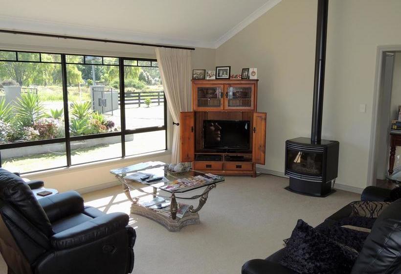 Mangrove Manor Bed & Breakfast 20