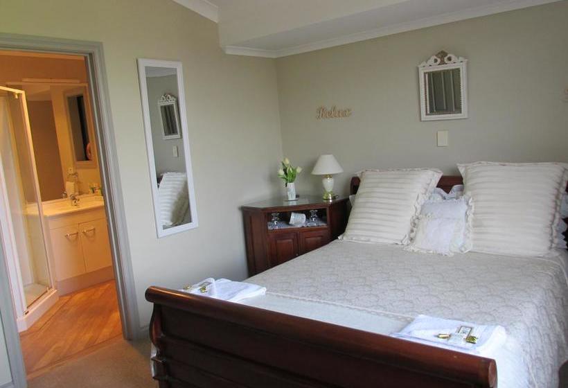 Mangrove Manor Bed & Breakfast 9