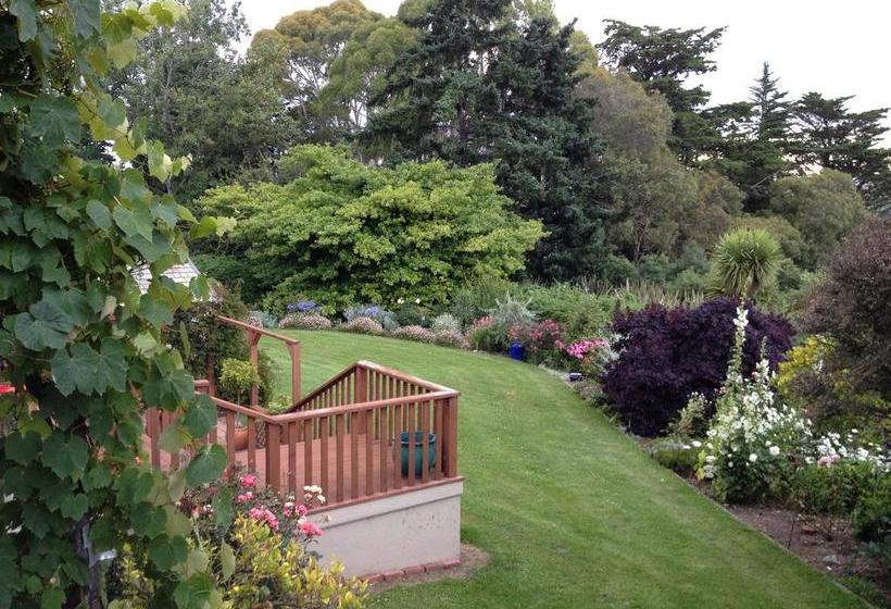 Ploughview Bed And Breakfast 2