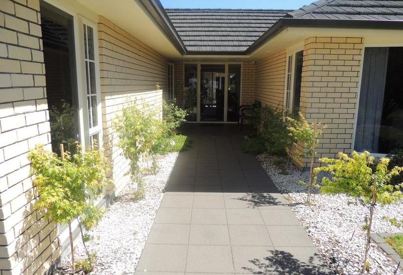 Bed and Breakfast Reads Ritz 10